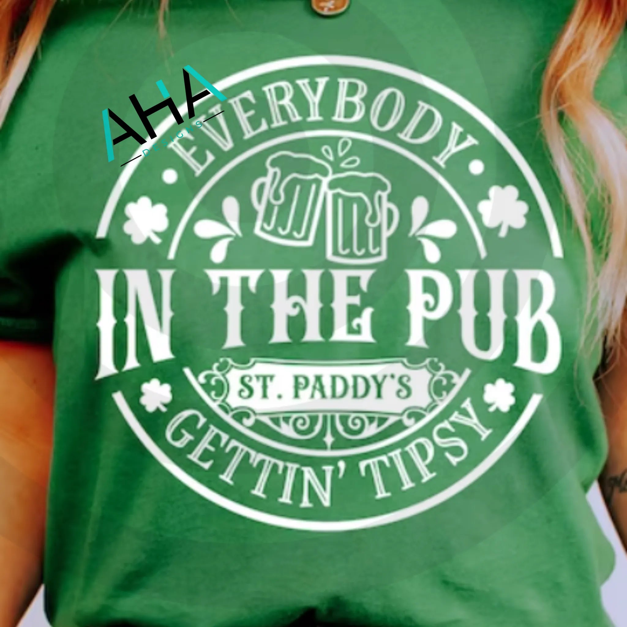 Green Everybody in the Pub Gettin Tipsy St. Patrick's T-shirt